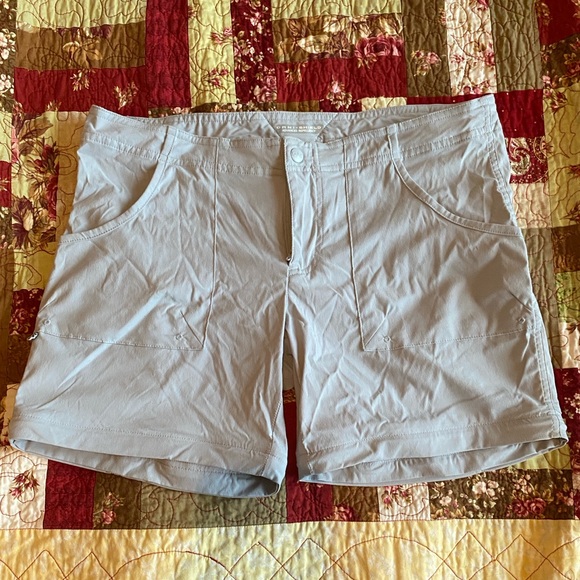 Columbia Omni-Shield PFG shorts sz10 - Picture 1 of 6